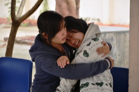 Chị của Lâm khóc ngất khi nhìn thấy thi thể em trai