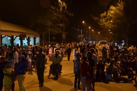 Các lực lương tìm kiếm suốt đêm