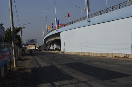Thông xe cầu vượt thép đầu tiên tại Đồng Nai - 2 Cầu vượt trước lúc thông xe