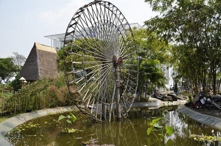 Độc đáo chợ nổi miền Tây trong hội hoa xuân 2014 - 13 Bản sắc Tây Nguyên được tái hiện