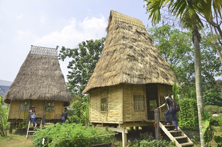 Độc đáo chợ nổi miền Tây trong hội hoa xuân 2014 - 12 Bản sắc Tây Nguyên được tái hiện