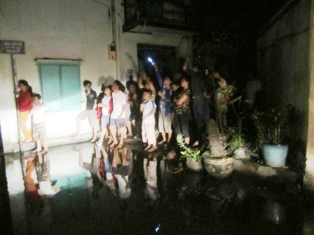 Vụ cháy khiến cả hẻm hoảng loạn