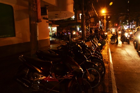 Và đều chiếm dụng vỉa hè trái phép