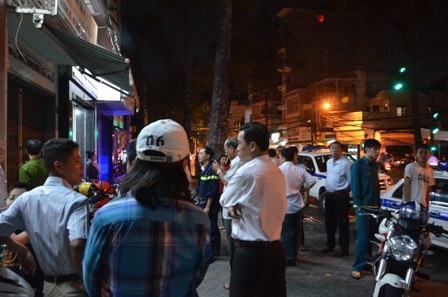 Đến 19h cùng ngày, các đơn vị chức năng vẫn đang tiến hành khám nghiệm hiện trường vụ cháy