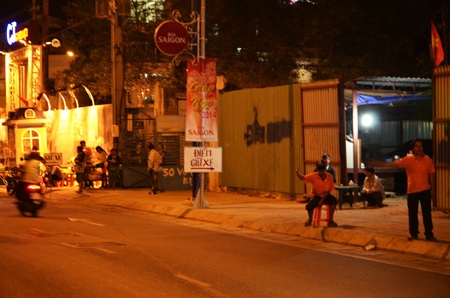 Chèo kéo khách vào bãi