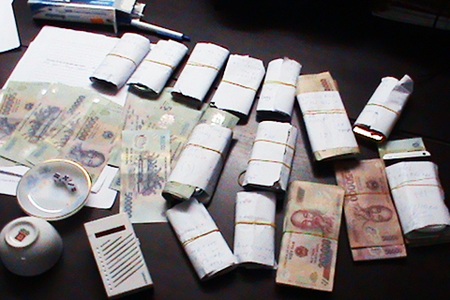 Và tang vật trên người các con bạc