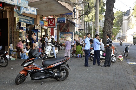 Công an đang lấy lời khai các nhân chứng