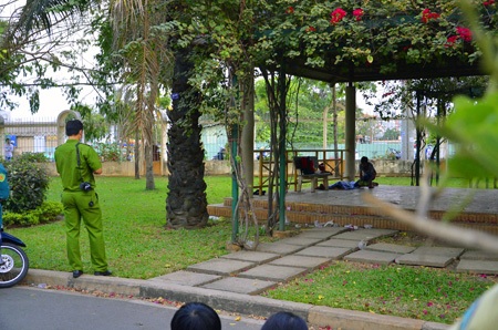 Các đơn vị nghiệp vụ công an quận 6 có mặt để khám nghiệm hiện trường