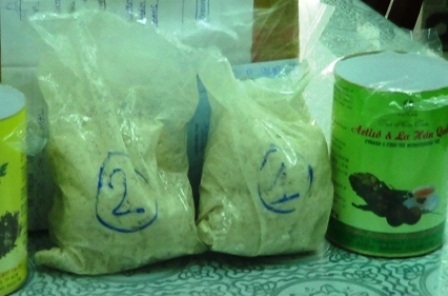 Giấu 1kg tiền chất ma túy trong hộp trà hòa tan chuyển đi Úc - 1 Lô tiền chất ma túy được cất giấu tinh vi trong hộp trà