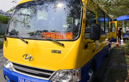 Đưa xe cân hiện đại vào xử lý xe quá tải - 1 Chiếc xe được trang bị các thiết bị hiện đại để cân xe quá tải