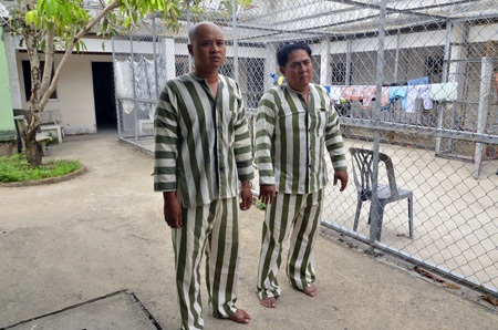 Đàm Đạt Văn và Nguyễn Quang Ngọc Đức tại cơ quan công an