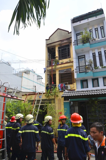 Ngôi nhà màu vàng nơi xảy ra cháy