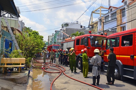 Xe chữa cháy quận 6 được huy động đến hiện trường