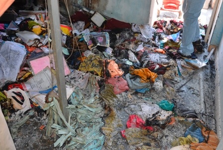 Nhiều đồ đạc trong ngôi nhà bị cháy rụi