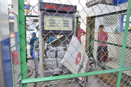 Nổ lớn tại cây xăng, nhiều người hoảng loạn - 4 Cây xăng bị phong tỏa