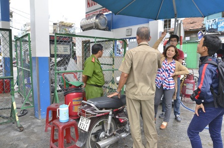 Nổ lớn tại cây xăng, nhiều người hoảng loạn - 5 Công an có mặt tại hiện trường để làm rõ nguyên nhân vụ nổ