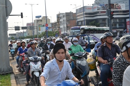 Giao thông qua khu vực bị ùn ứ