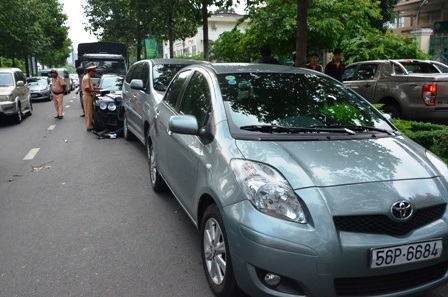 4 xe ô tô dồn toa trên đường Nam Kỳ Khởi Nghĩa