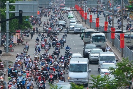 Các cửa ngõ bắt đầu ùn ứ