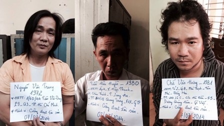 Bắt giữ 3 nghi can cưỡng đoạt tiền của 1 giám đốc xây dựng - 1 Ba nghi can tham gia cưỡng đoạt tiền của ông H. bị công an bắt giữ