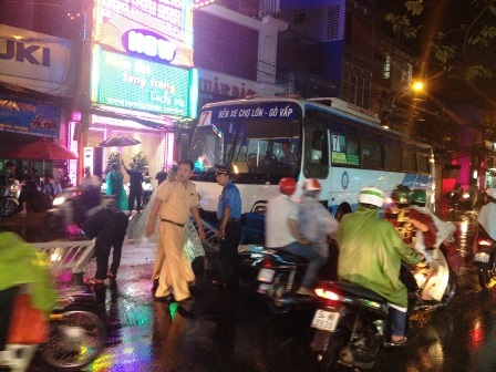 Lực lượng chức năng có mặt giải quyết vụ việc