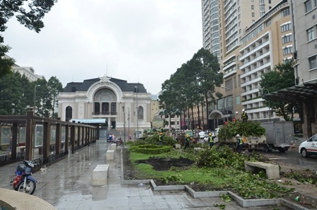 Khuôn viên trước Nhà hát Thành phố sau khi giải phóng mặt bằng.
