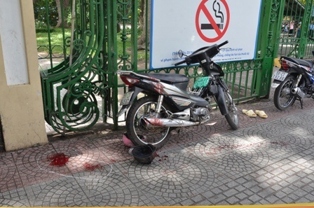 Hiện trường vụ tài xế taxi đâm chết xe ôm trước Thảo cầm viên Sài Gòn