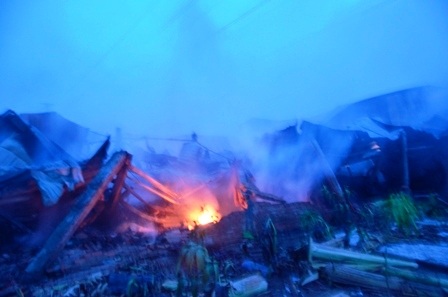 Hiện trường vụ cháy công ty gỗ vào rạng sáng 28/8