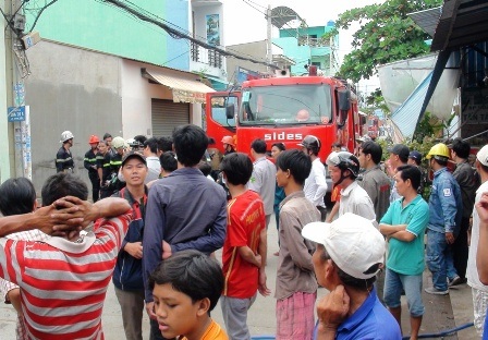 Vụ cháy khiến cả khu dân cư náo loạn