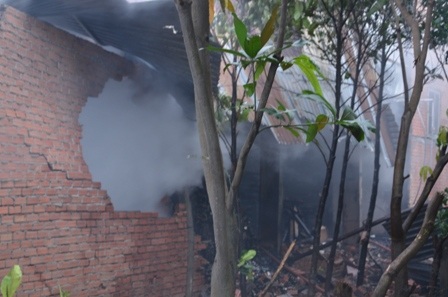 Toàn bộ nhà xưởng rộng hơn 1.000m2 bị đổ sập