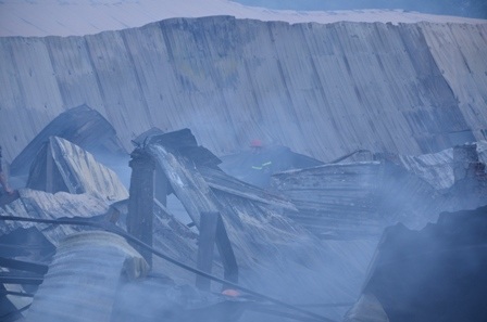 Toàn bộ nhà xưởng rộng hơn 1.000m2 bị đổ sập