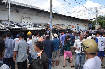 Hiện trường đôi nam nữ cố thủ trong phòng trọ