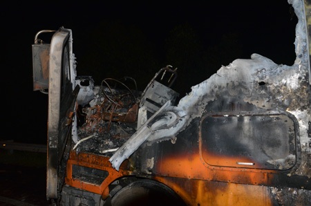 Vị trí ngồi của tài xế cháy trơ khung