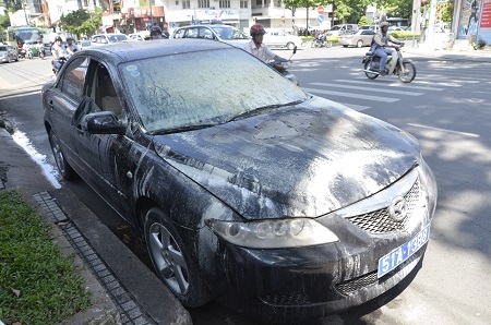 Hiện trường vụ cháy xe biển số xanh