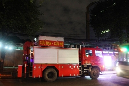 Lực lượng cứu nạn - cứu hộ đến hiện trường để tìm kiếm thi thể nạn nhân