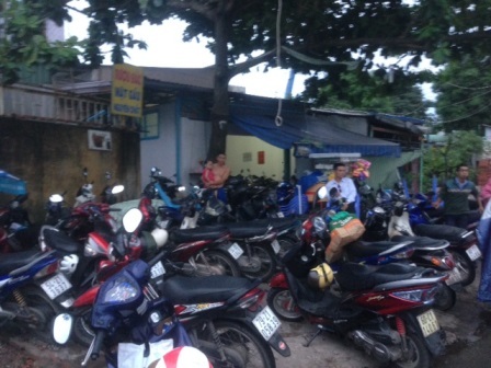 Phương tiện người dân được cơ quan chức năng giữ giúp miễn phí