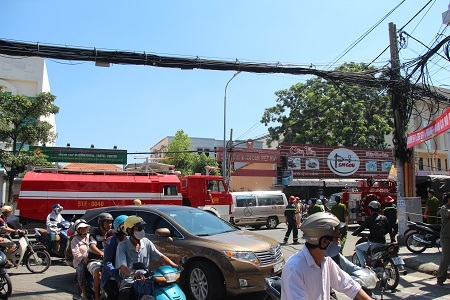 Nhiều tài sản gồm xe gắn máy, máy phát điện... bị thiêu rụi