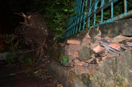 Một số đoạn khác cũng bị hư hỏng, bung nứt