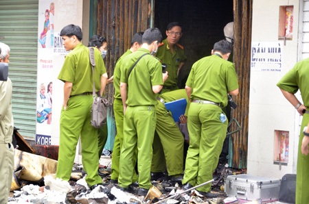 Các Phòng nghiệp vụ công an TPHCM có mặt khám nghiệm hiện trường