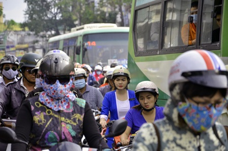 Kẹt xe trầm trọng, dân đổ lỗi phân luồng bất hợp lý - 8 Người dân mệt mỏi với cảnh kẹt xe