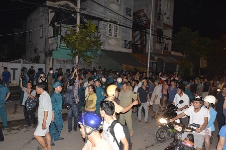 Hàng trăm người dân bàng hoàng trước vụ nổ gây chấn động dân cư