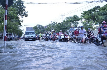 Đường Huỳnh Tấn Phát (quận 7)