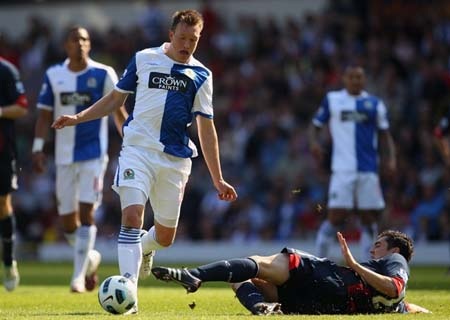 Liverpool phá đám thương vụ Phil Jones của MU - 1 Liverpool phá đám thương vụ Phil Jones của MU - 1