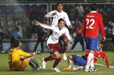 Phung phí cơ hội, Chile gục ngã trước Venezuela - 4 Phung phí cơ hội, Chile gục ngã trước Venezuela - 4