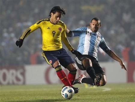 Colombia - Peru: “Pháo” Falcao đọ “pháo” Guerrero - 1 Colombia - Peru: “Pháo” Falcao đọ “pháo” Guerrero - 1