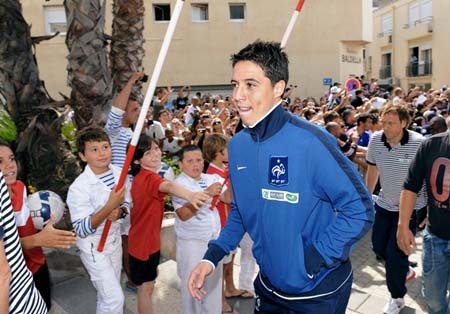 Nasri sẽ cập bến Man City ngay tuần này? - 1