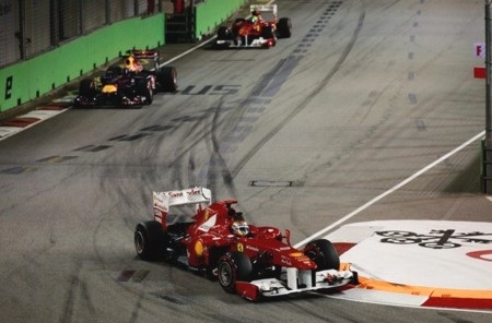 Vettel về nhất nhưng chưa thể lên ngôi VĐ - 3