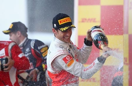 Button về nhất, Vettel vẫn đăng quang F1 2011 - 2 Button về nhất, Vettel vẫn đăng quang F1 2011 - 2