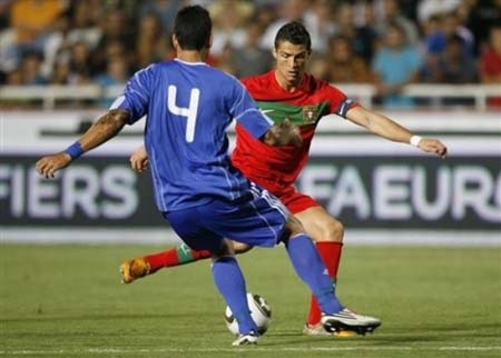 Hà Lan đại thắng 11-0, C.Ronaldo lập cú đúp cho BĐN - 3
