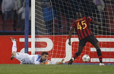 Napoli “đẩy” Man City vào cửa tử, Bayern đại thắng - 2 Napoli “đẩy” Man City vào cửa tử, Bayern đại thắng - 2